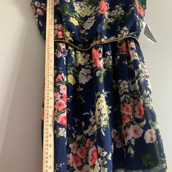 NWT | City Triangles Floral Dress | Size Large - Picture 9 of 10